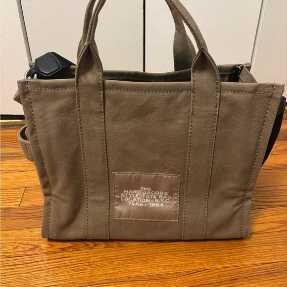 Marc Jacobs Brown Tote Bag with White Lettering - Picture 2 of 3